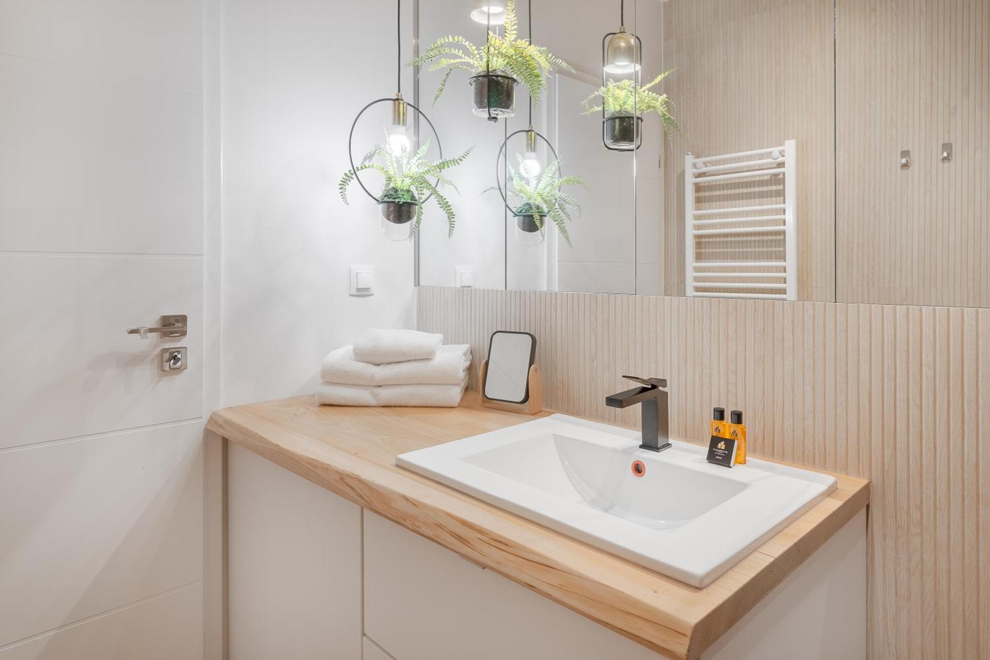 Narnia Appartement Oradea Buitenkant foto